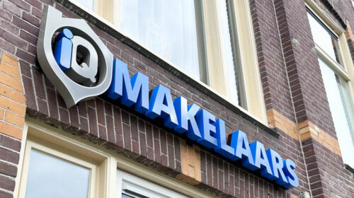 A23 wonen & iQ Makelaars Groningen Signing pand