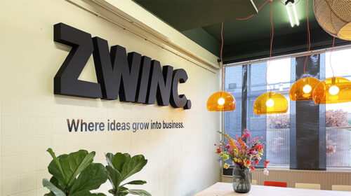 ZWINC. Piepschuim letters
